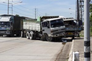 Sandy Springs Truck Improperly Loaded Cargo Accident Lawyers | Truck Accidents | John Foy & Associates Truck Accidents