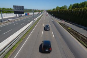 Wrong way driver on ga 400 goes over 100 mph before crashing killing two