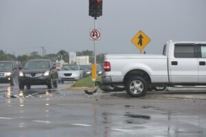 Red Light Accident Lawyer in Athens | John Foy & Associates | Call 24/7 intersection car accident with red traffic light