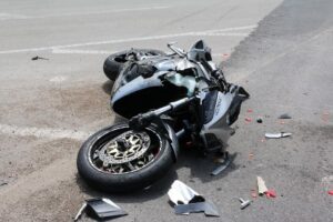 Motorcycle Accident Lawyer in Kennesaw | 24/7 Support cracked-up motorcycle