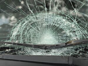 Uber Accident Lawyer in Newnan | Free Consultations broken windshield
