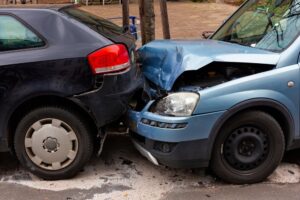 Drunk Driving Accident Lawyer in Newnan | 24/7 Help two cars after an accident