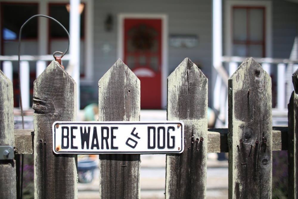 Beware of dog sign legal issues cheap