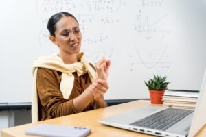 What Steps Should Teachers Take After a Work Injury? %%sep%% %%sitename%% What Steps Should Teachers Take After a Work Injury?